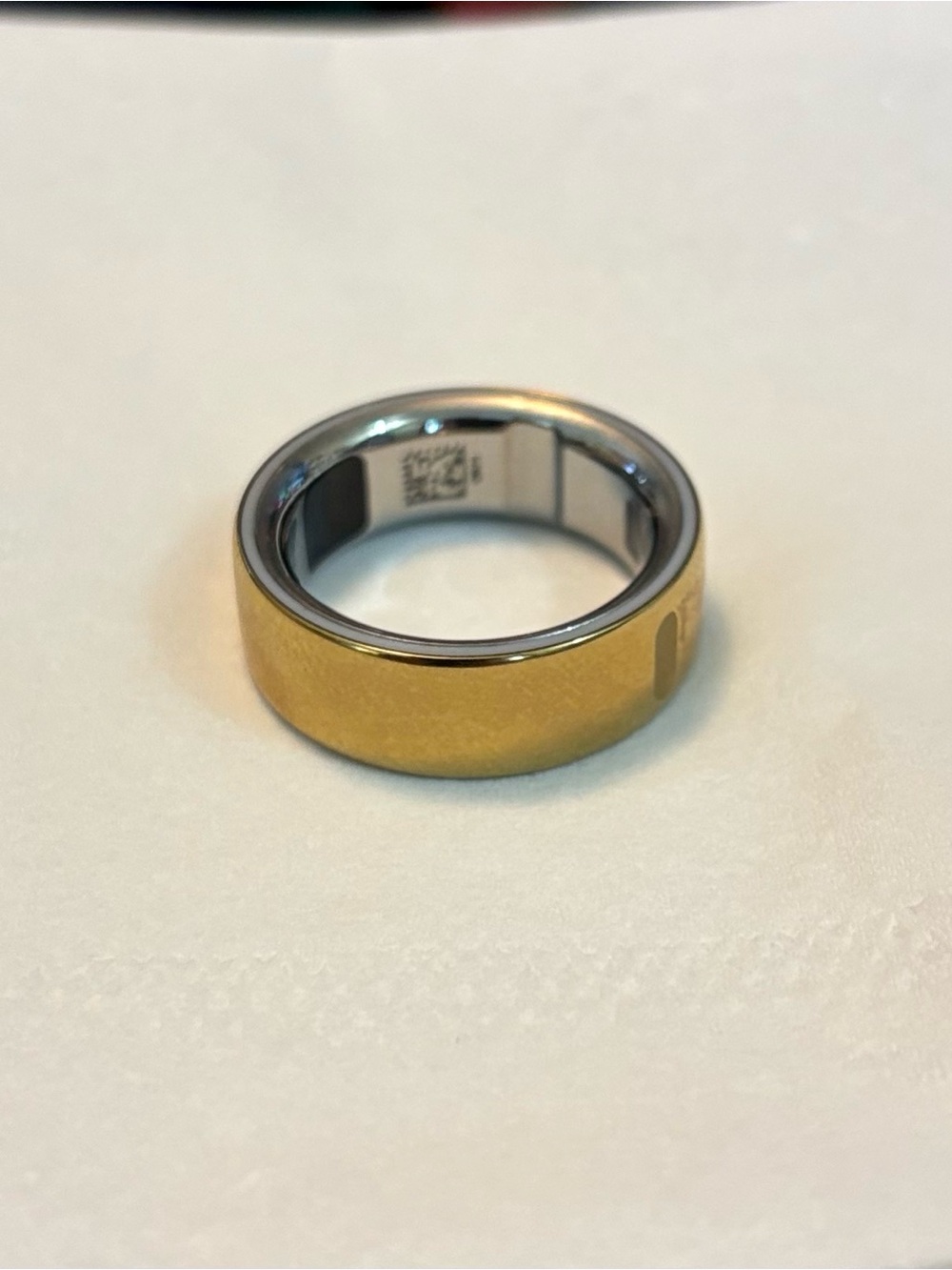 Oura Ring 4 Gen 4 Gold Size 9 – Like New – Worn 1 Week – Charger Included